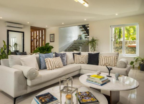 Beachfront 3BD Luxury Villa with full hotel access